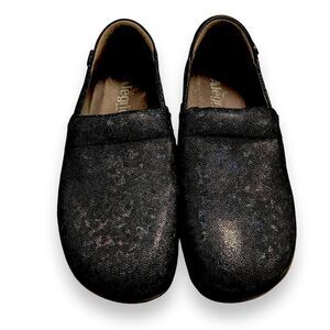 Algeria Keli Shard Oh Yay Metallic Holographic Suede Clogs KEL-674